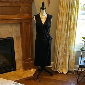 Chic Black Sleeveless Midi Wrap Dress